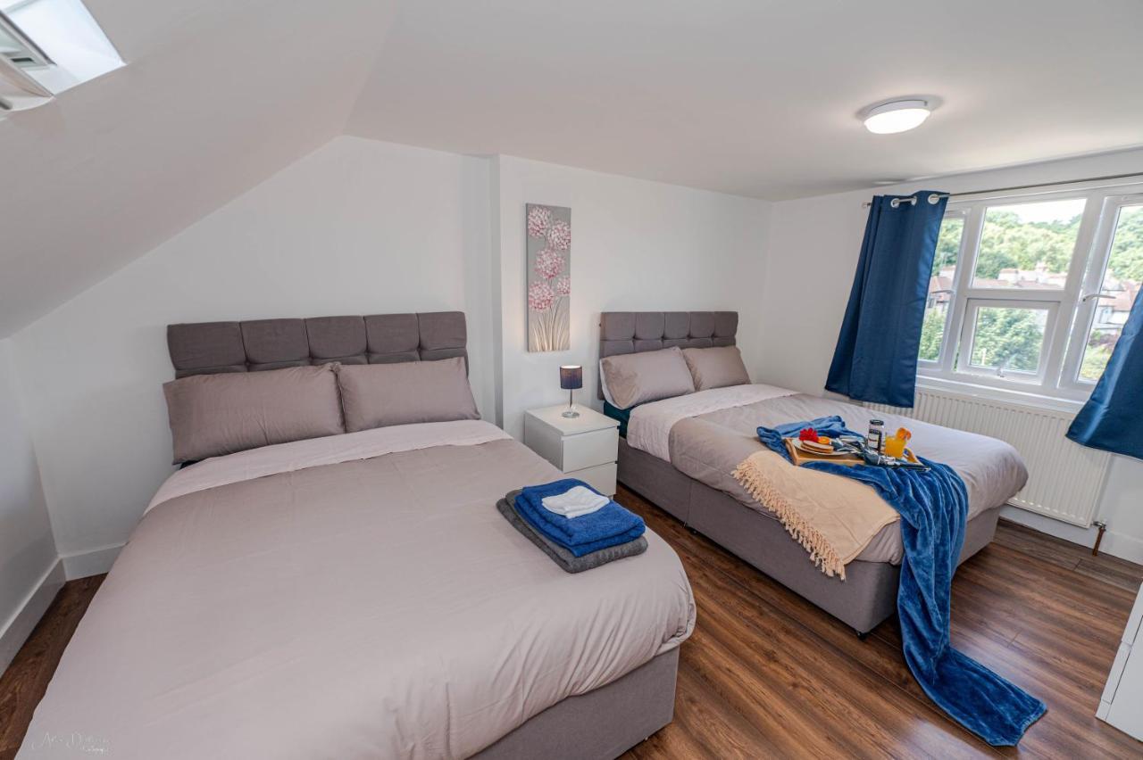 4 Bedrooms,2 Bathrooms House With Free Parking Plumstead  Extérieur photo